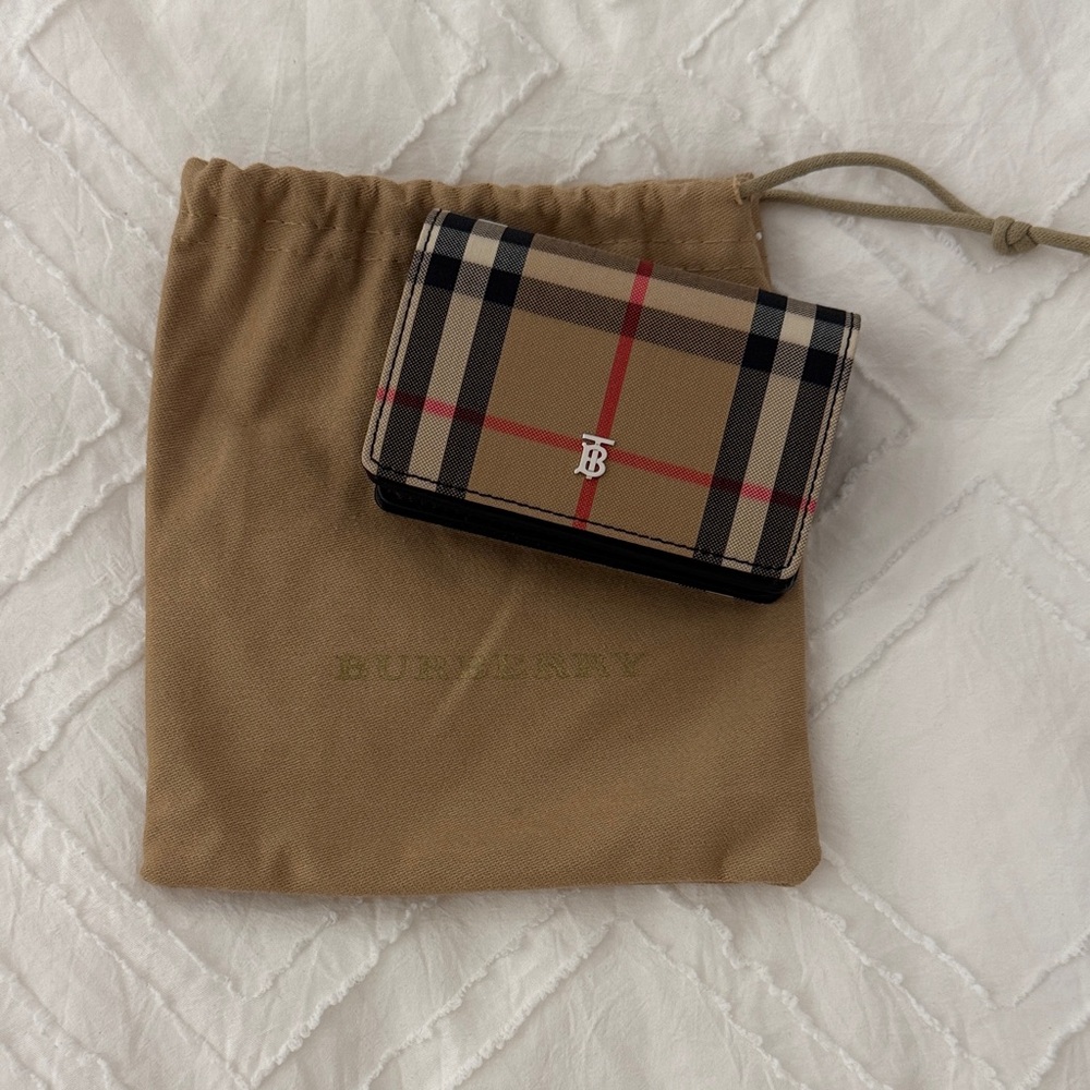 Burberry Chain Card Case